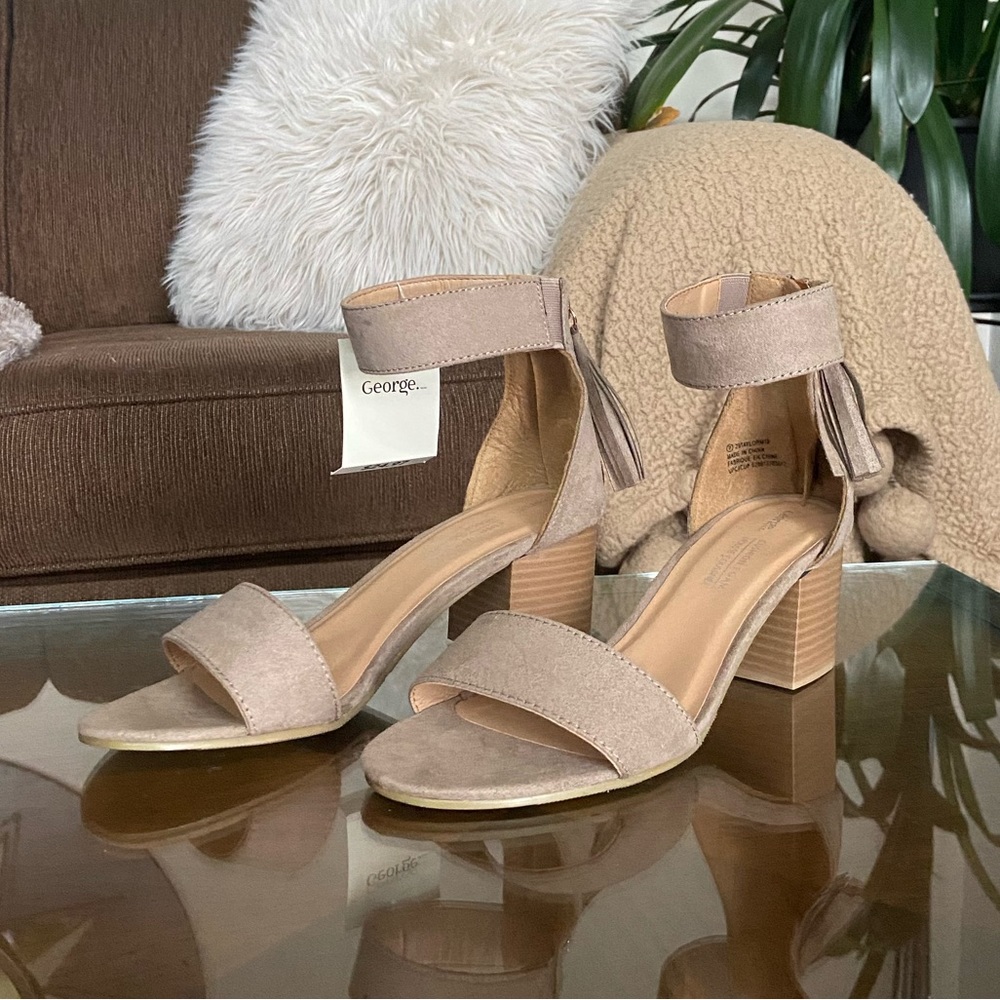 🔸 George 🔸 chunky heel sandals